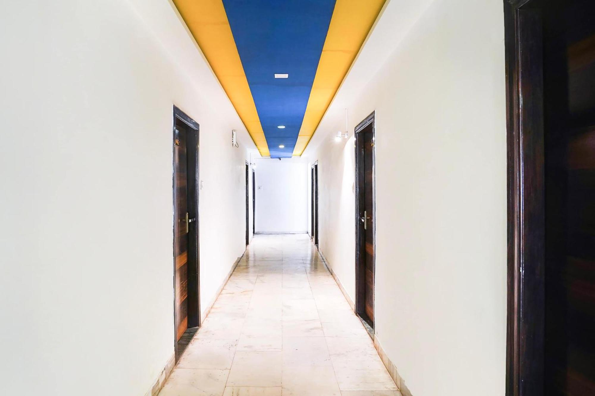 Hotel O Bridge Ahmedabad Esterno foto