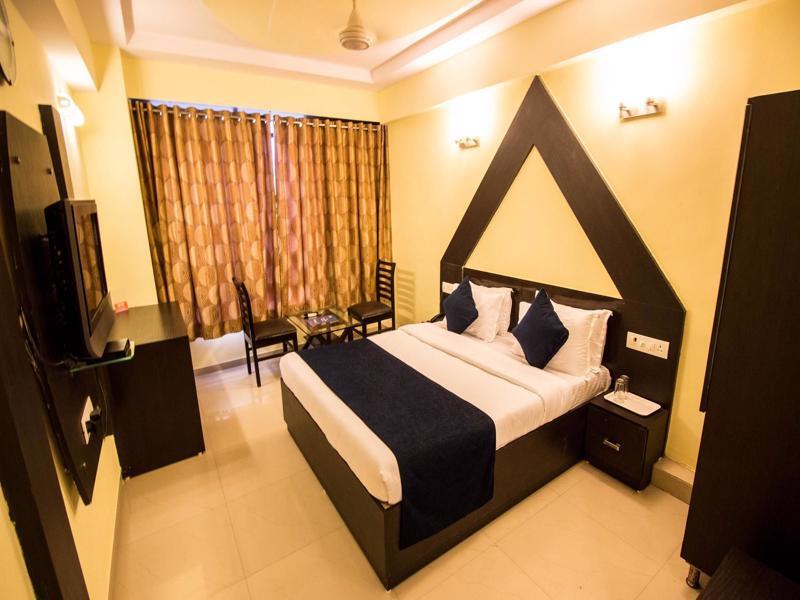 Hotel O Bridge Ahmedabad Esterno foto