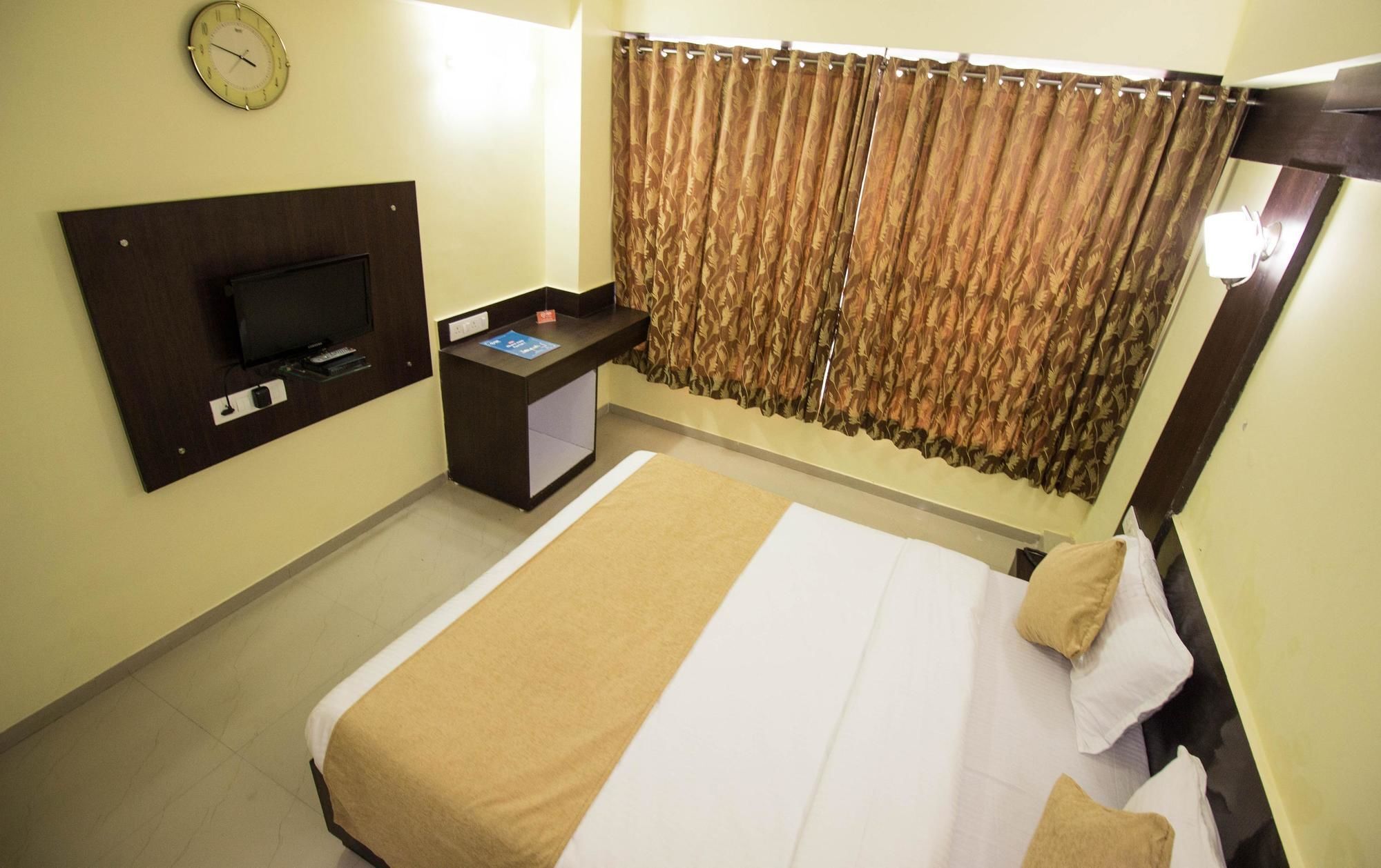 Hotel O Bridge Ahmedabad Esterno foto